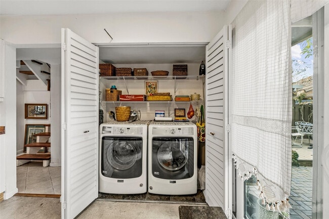 Building Photo - 2136 SW 81st Way