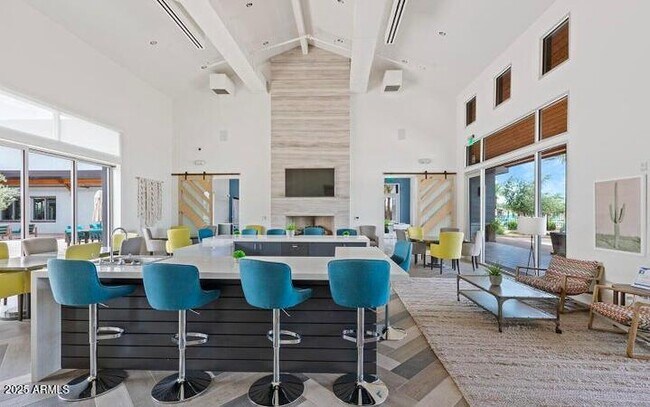 Building Photo - 10029 E Tahoe Ave