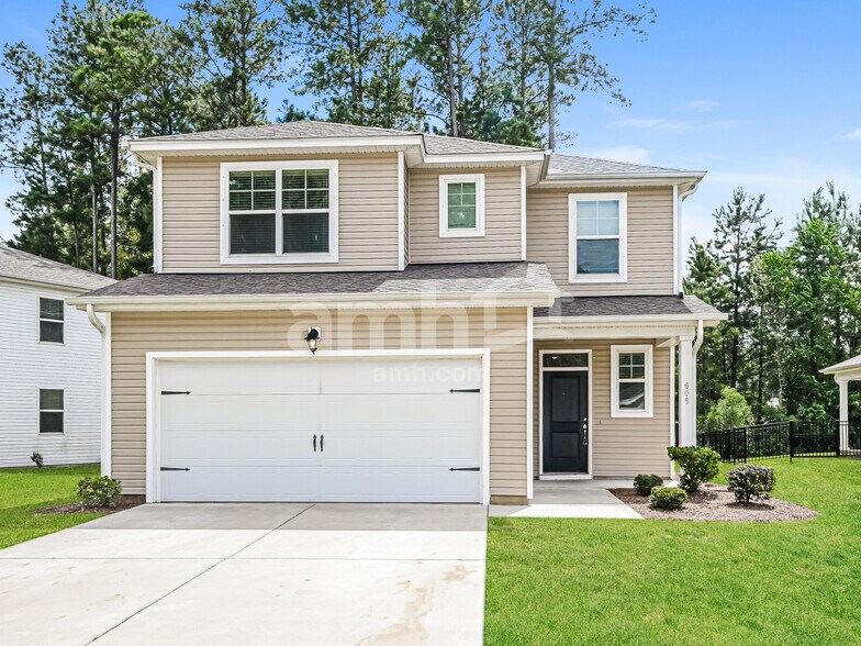 Primary Photo - 605 W Lionel Rd