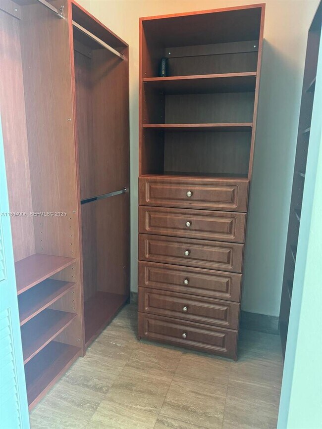 Building Photo - 300 S Biscayne Blvd