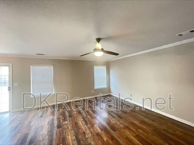 Building Photo - 2355 Mayfair Dr