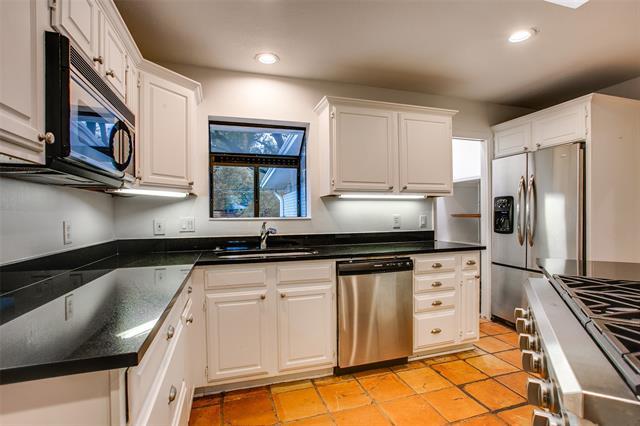 Building Photo - 5815 Walnut Hill Ln