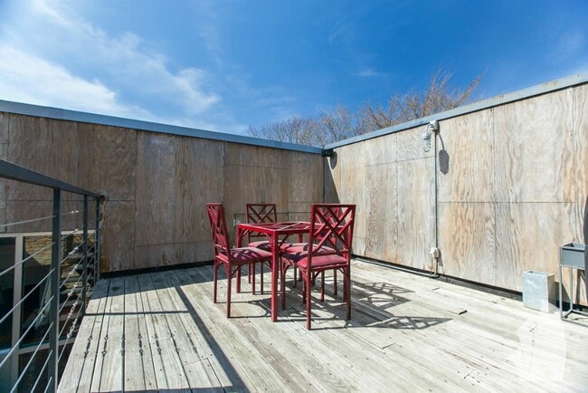 Building Photo - 5017 N Ravenswood Ave