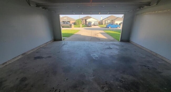 Building Photo - 14927 Diamond Way