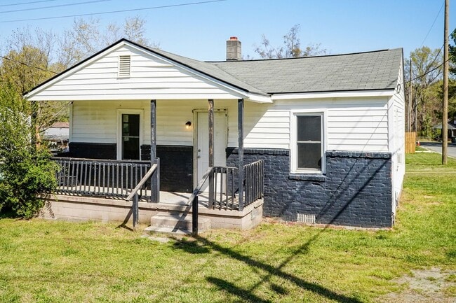 Building Photo - Corner Lot Two Bedroom Home