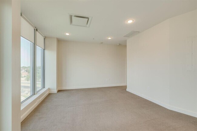 Building Photo - 5900 Mosteller Dr