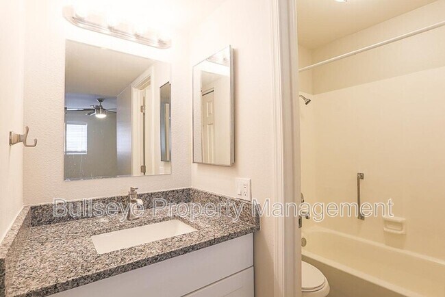 Building Photo - 3229 E Crescent Ave