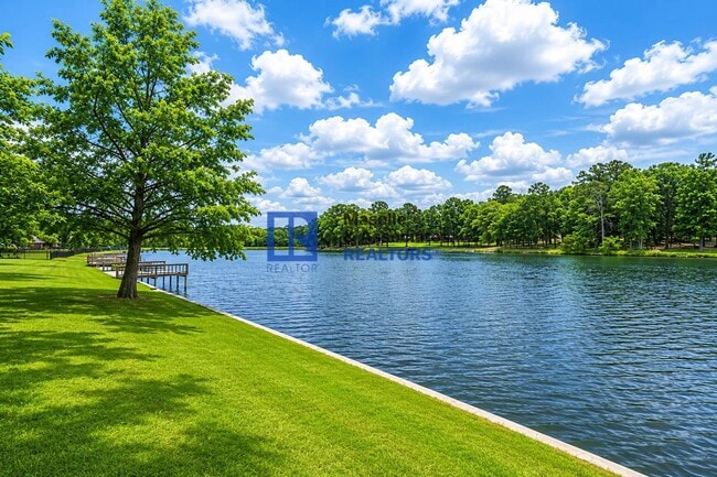 Building Photo - 3 Bed / 2 Bath Home on the Water in Ashbrooke