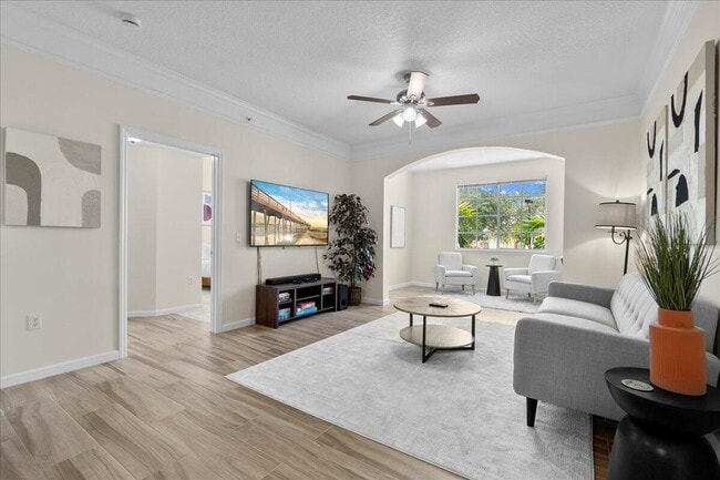 Building Photo - 5203 Myrtlewood Cir E