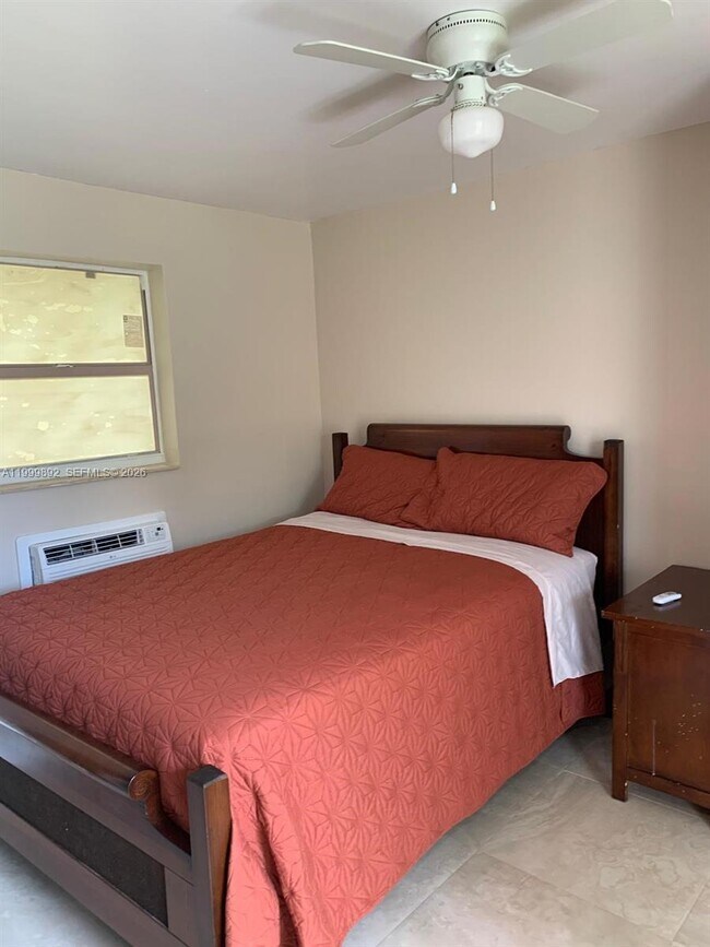 Building Photo - 19121 NE Miami Ct