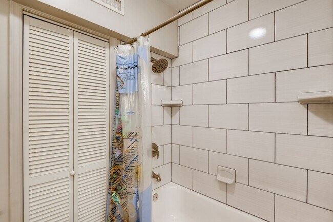 Building Photo - 1127 S Hanover St