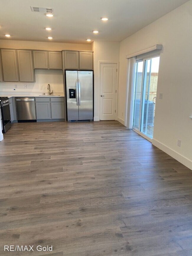 Building Photo - 3 br, 2.5 bath House - 1982 Amazonite Drive