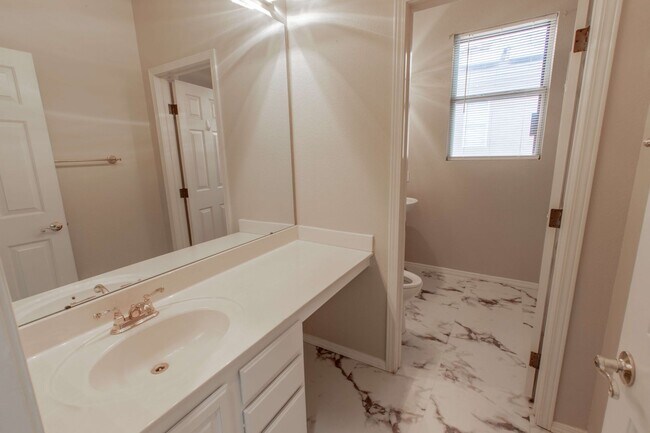 Building Photo - GORGEOUS MOVE IN READY SINGLE-STORY 4-BEDROOM HOME!