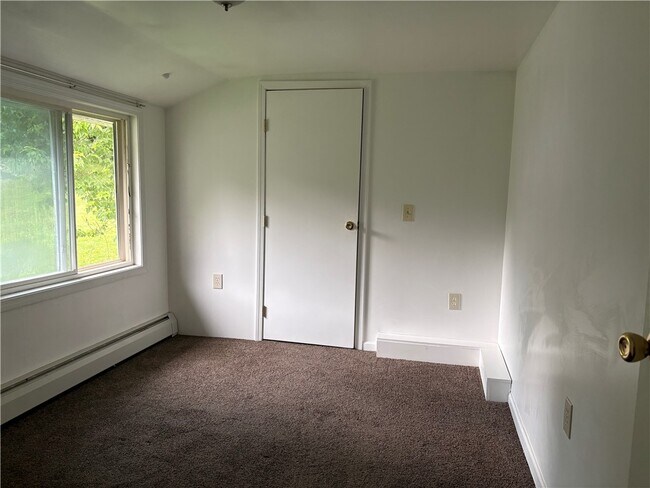 Building Photo - 10647 Pinewood Ave