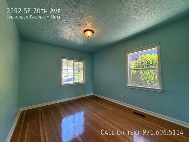Building Photo - 2252 SE 70th Ave