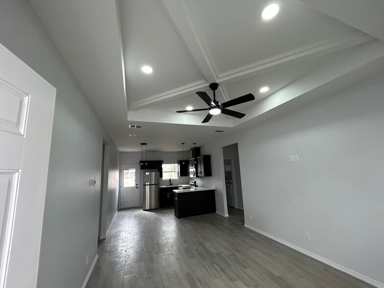 Building Photo - 1409 S Michigan St