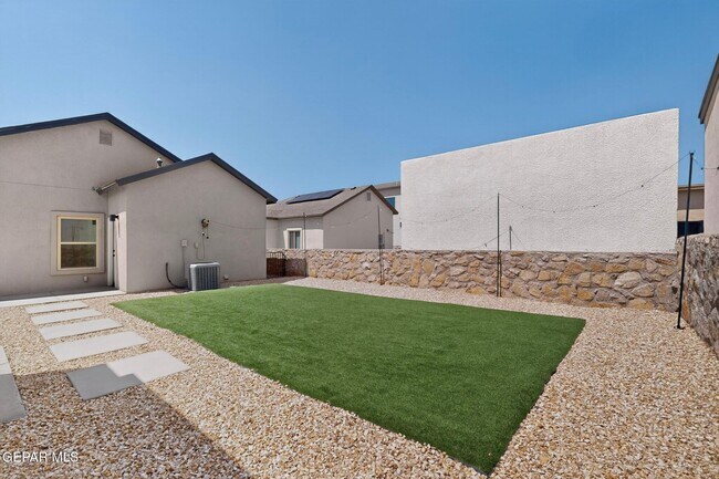 Building Photo - 14321 Chris Zingo Ln