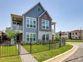 Building Photo - Stylish, Upgraded 3-bedroom, 2.5 bathroom ...