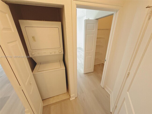 Building Photo - 1830 Radius Dr