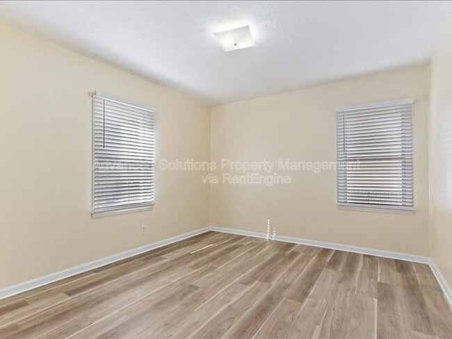 Building Photo - 1966 E Garfield Ave