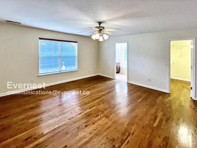 Building Photo - 1720 Hawk Run Ln
