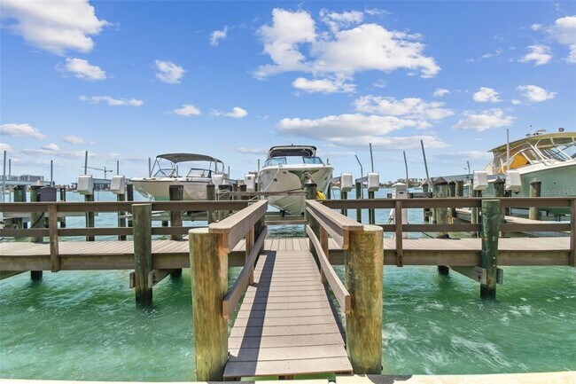 Building Photo - 200 Skiff Point