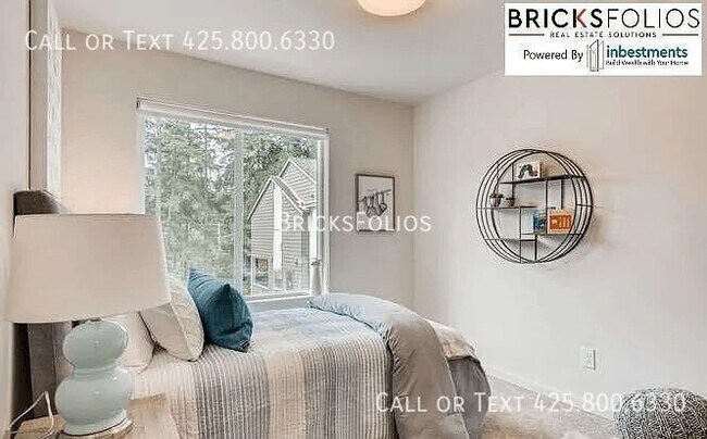 Building Photo - Live Elevated in Lynnwood –Townhome with G...
