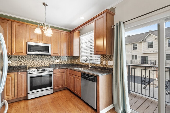 Building Photo - 1509 Lake Ridge Ct