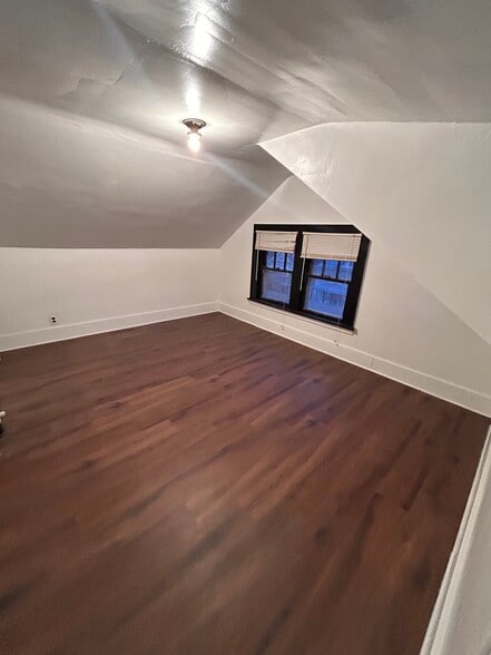 Building Photo - 2420 Plum St