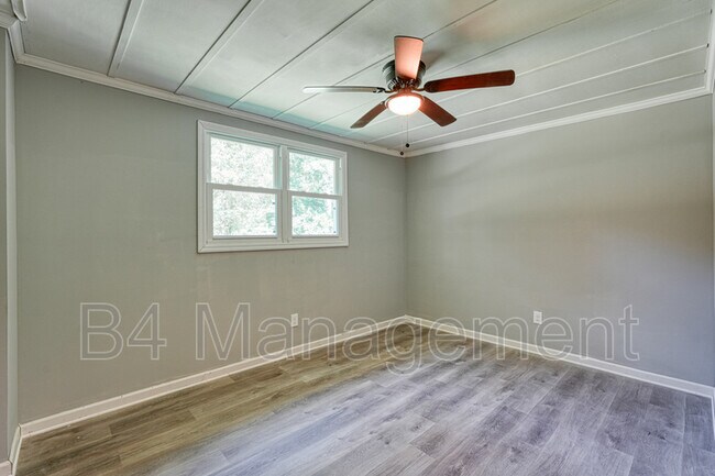 Building Photo - 168 Cherokee Cir