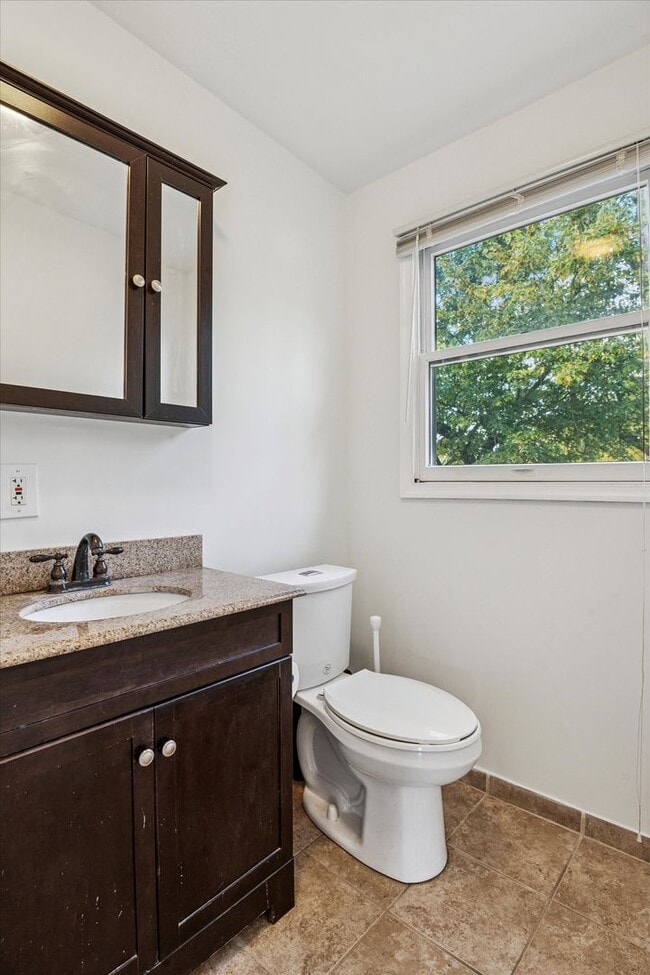 Building Photo - 206 Decalb Ave