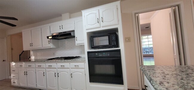 Building Photo - 5624 Woodway Dr