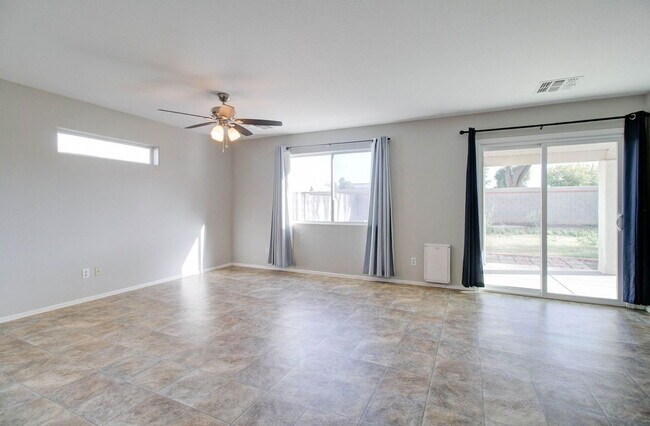 Building Photo - 5945 N 73rd Dr