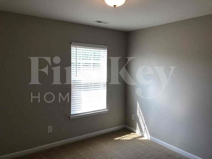 Building Photo - 5972 Odenton Ln