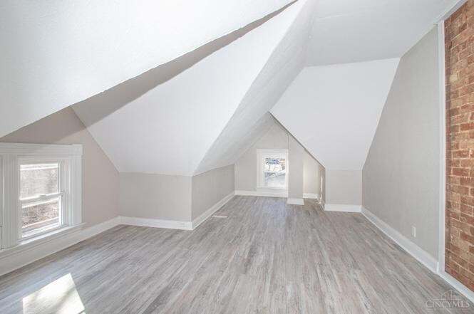 Building Photo - 723 Considine Ave