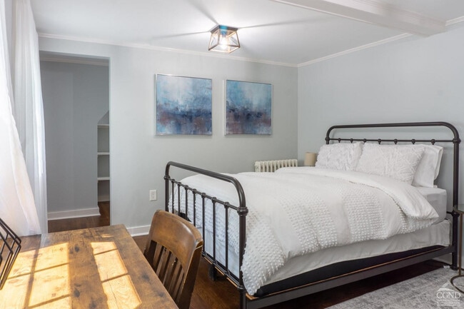 Building Photo - 426 Spook Rock Rd