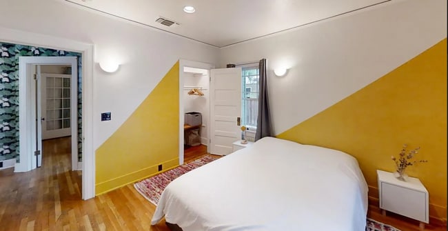 Building Photo - Charming 3-Bedroom Home in the Heart of th...