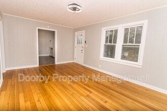 Building Photo - 640 Lupton Dr