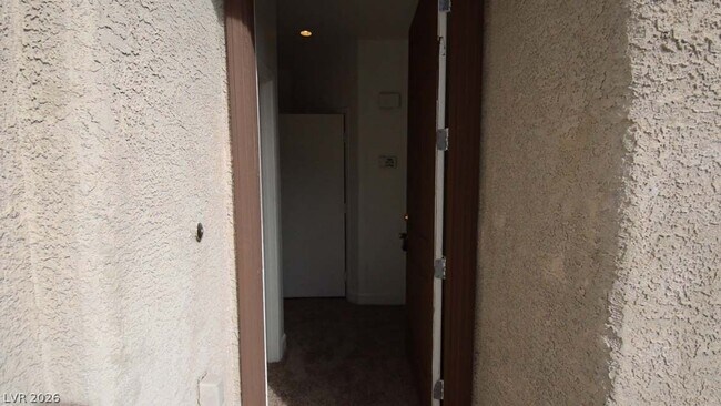 Building Photo - 6670 Tulip Falls Dr