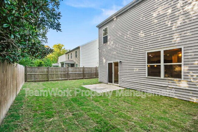Building Photo - 145 Stoney Creek Way