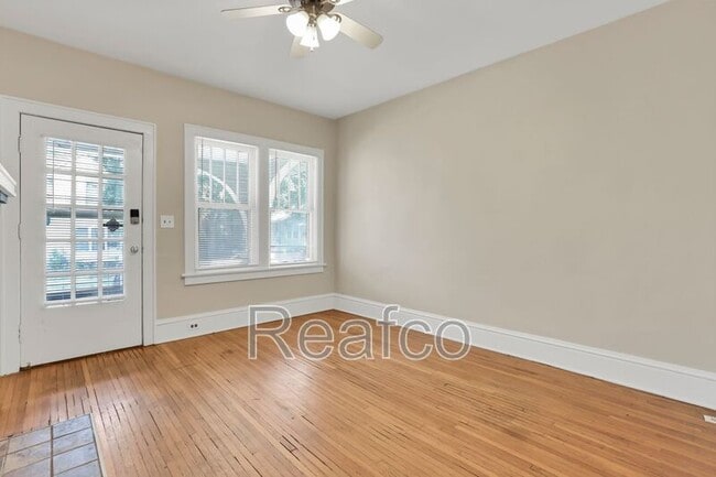 Building Photo - 463 Reinhard Ave