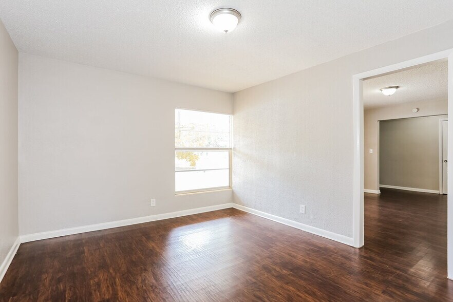 Building Photo - 5433 Matanzas Cir