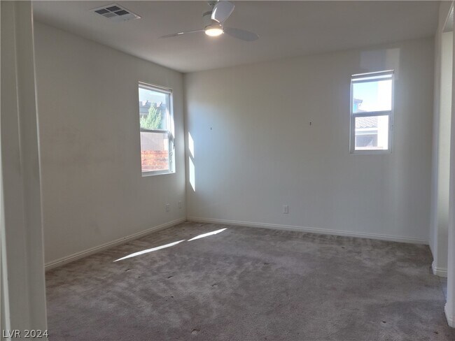 Building Photo - 9149 Cocowoods Pl
