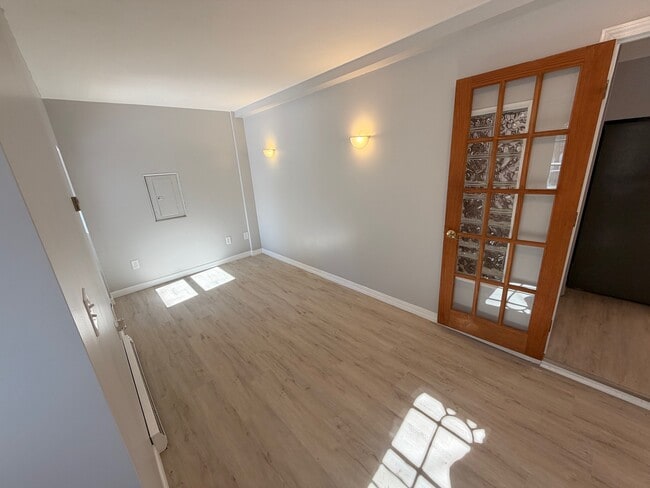 Building Photo - Barrington Brick House