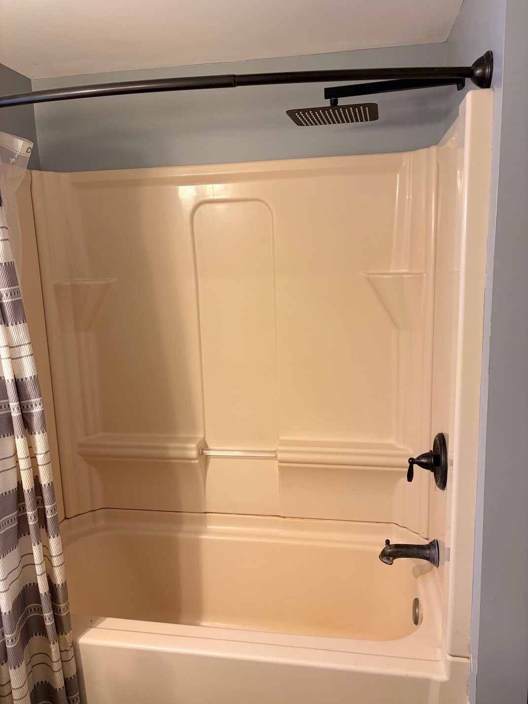 Building Photo - 2644 E Sherman Hollow Rd