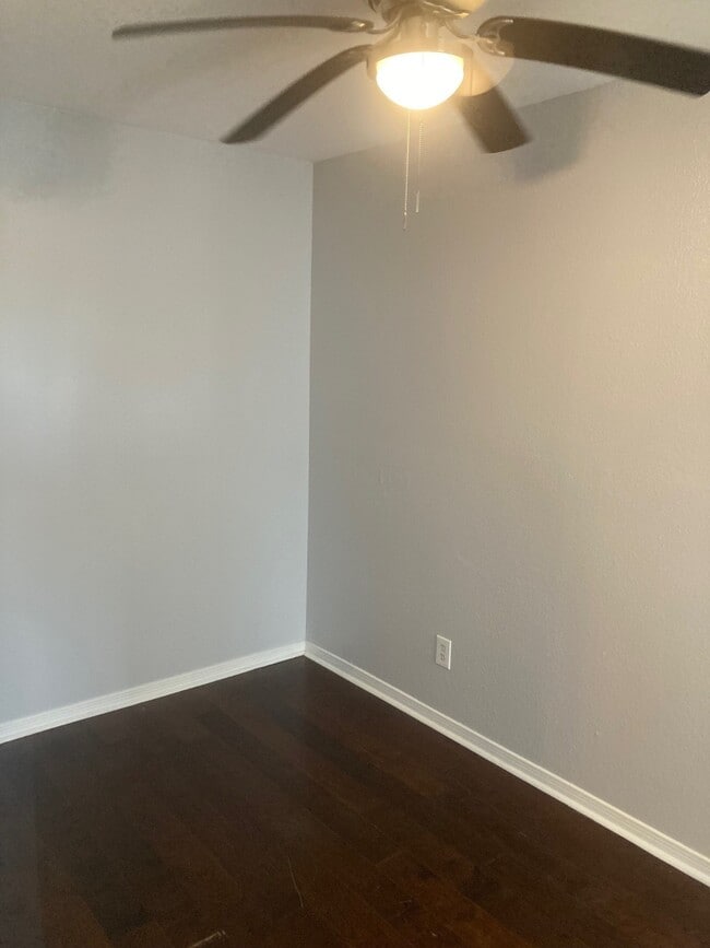 Building Photo - 4908 Ave Q 1/2