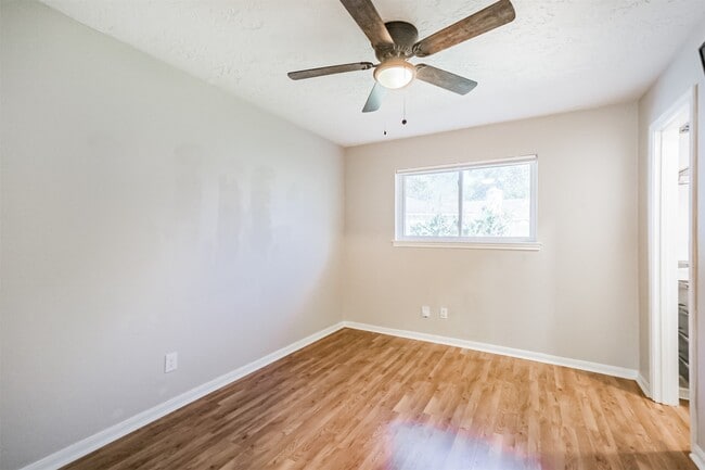 Building Photo - 9714 Railton St