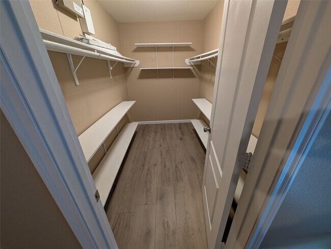 Building Photo - 18920 Sunrise Rnch Ct