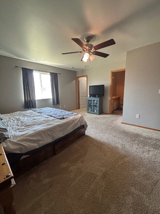 Building Photo - Charming 3-Bedroom  2.5 Bath retreat in Be...