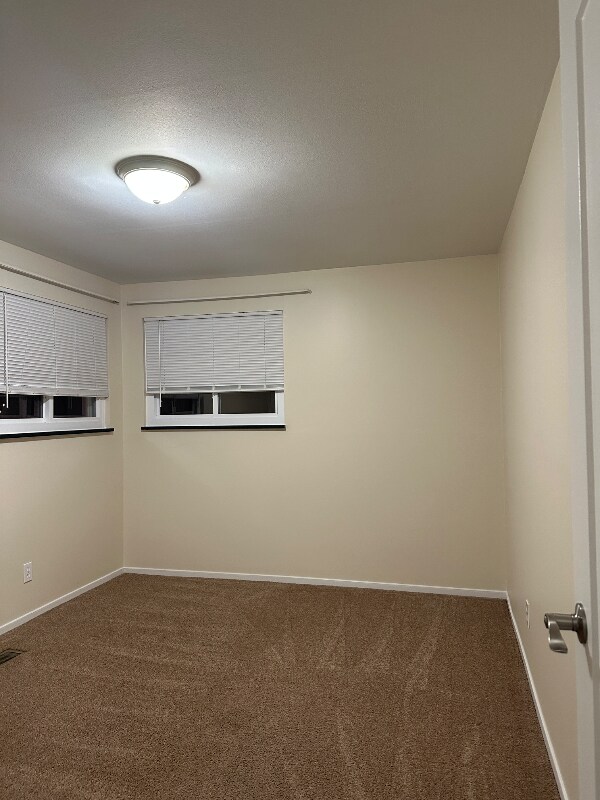 Building Photo - 4055 Royal Oak Dr